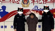 【山东】刑拘！男子凌晨当街冲俩女生脱裤 女生狂奔逃走