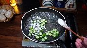 秋葵凉拌怎么做，简单又好吃的凉拌秋葵，清爽开胃