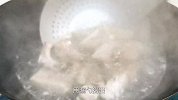 排骨怎么炒才好吃呢？今天分享一道孜然排骨，外酥里嫩，口口香酥