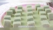抹茶杯子蛋糕入口即化，配上奶盖和青苹果果酱，不回缩不塌陷