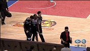 CBA-1516赛季-季后赛-半决赛-第1场-哈神退防封盖不慎踩脚 神情狰狞被抬下场治疗-花絮