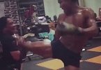 泰拳王子踢技练习！这力道一般人真顶不住