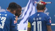 穆里奇刁钻任意球直奔死角 擦柱而出差之毫厘