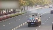 租来300万法拉利跑车谈生意 360度大漂移后100万没了