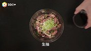 吃肉就吃香料烤猪颈肉，肥而不腻的猪颈肉咬在嘴里弹弹的！