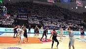 【PP体育在现场】新疆耐心传导压哨进攻 李根百步穿杨命中3分