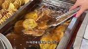 榨油坊老板娘用自产花生油做炸物，1斤卖20，高峰一天200斤不够卖