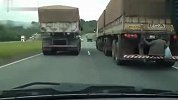 真功夫！牛人强扒大货车乘搭顺风车