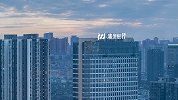 丈夫死于汶川地震 女子艰辛抚养两子却被贷款1200万