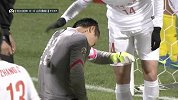 亚冠-15赛季-小组赛-第3轮-第12分钟险情 山东鲁能赵明剑险些铲射乌龙-花絮