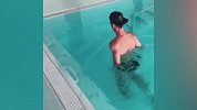 加快恢复抓紧归队！阿森纳铁卫队长水中漫步康复训练