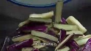 茄子买回来你就像我这样放点肉丝简单一炒，软糯入味，好吃又下饭