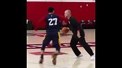 NBA教练实战什么水平？掘金主帅花式粘球逗乐球员