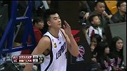 CBA-1314赛季-季后赛-半决赛-第1场：李慕豪抢下前场篮板 双手隔扣防守队员-花絮