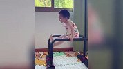 3岁萌娃穿着尿不湿上体能课？网友：怎么让国家队看到