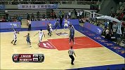 CBA-1314赛季-常规赛-第2轮-卢伟的突分张兆旭接球利用身高优势放篮得手-花絮