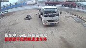 为躲避半挂车 大货车失控冲入河道司机溺亡