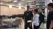 新疆内线总决赛期间过生日遭“蛋糕洗脸” 这滋味又痛又甜