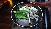 菜心怎么做好吃，简单又好吃的海鲜菇炒菜心，清爽开胃