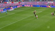 下半场补时第3分钟RB莱比锡球员萨比策射门