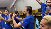 直击苏宁易购夺冠更衣室情况！疯狂KTV 特谢拉领唱我们是冠军