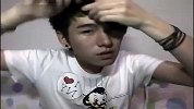 男生也爱美：十分钟做出不同发型