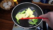 土豆片煮多久能熟，土豆片像我这样煮五分钟就能熟，特别好吃