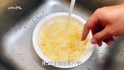 冰糖银耳炖雪梨用干银耳炖就错了，难怪不起胶，看大厨的正确做法