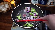 炒牛肉的做法，营养又好吃的牛肉炒苦瓜，超级开胃