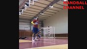 手球也有骚操作 手球运动员训练精彩瞬间