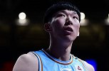 什么情况！周琦比赛中主动申请犯规并直接返回更衣室