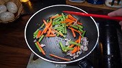 豆角炒肉的家常炒法，特别好吃的豆角炒肉，我们全家都非常喜欢