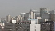 北京遭遇沙尘 部分地区严重污染