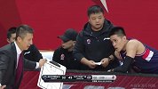 郭士强现场教陈盈骏滑步防守 状态太投入！给队员都看懵了