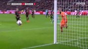 第34分钟弗赖堡球员格里福射门