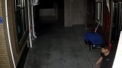 小偷入室盗窃嚣张留字条：这电脑不行 帮你换了