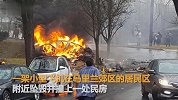 一架小型飞机坠毁撞上民房 飞行员当场死亡