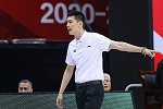 韩德君被恶意夹胳膊 辽篮主帅杨鸣大为不满与裁判干涉