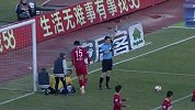 石笑天低级失误再送礼 手球在先亚泰逃过一劫