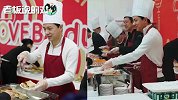 李彦宏变身“肉饼摊主”，亲自派发肉饼，员工“调侃”：真帅！