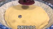 玉米面倒进滚烫的开水中，瞬间变美食，天天吃都不腻，营养又解馋