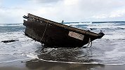 日本海岸又飘来"幽灵船"：7人遗体已白骨化 仅2具有头部