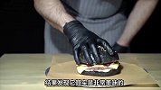 英式洞洞烤面饼，这款面饼的独特之处在于，其表面布满了小洞洞