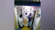 患者医院内持刀伤人 医生摆脱纠缠后男子还持刀紧追