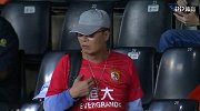蝙蝠主场看台现恒大球迷！兰帕德领衔蓝军抵达 更衣室坐等欧冠