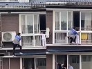 爬楼救人小哥回应被奖房产：脑袋现在都是懵的 想与家人一同住进