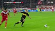 第14分钟斯图加特球员阿斯卡西瓦尔抢断成功