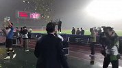 中甲-17赛季-太开森! 提前两轮冲超成功 阿约维狂喷香槟欢庆胜利-专题