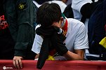 学生球迷为省钱转辗多地远征 不敢坐直飞高铁+地铁成标配