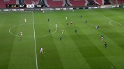 第5分钟布拉格斯拉维亚球员西马射门 - 打偏